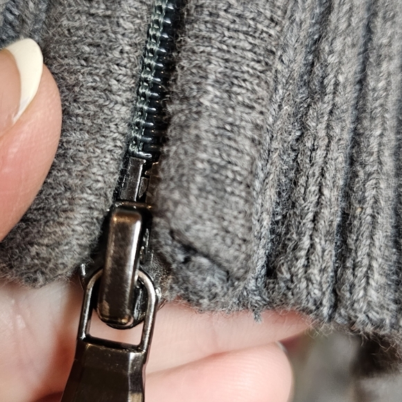 IZOD Men's Gray Long Sleeve Reversible Zipper Woven Cotton Knit Sweater Cardigan - Picture 10 of 10